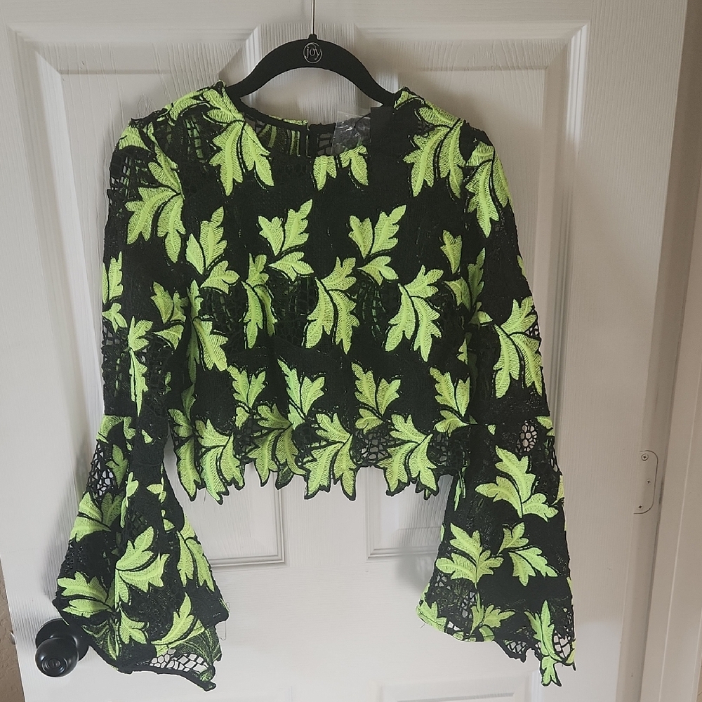 Quui Black and Neon Eyecatching Green Lace Layering Top, Sz S